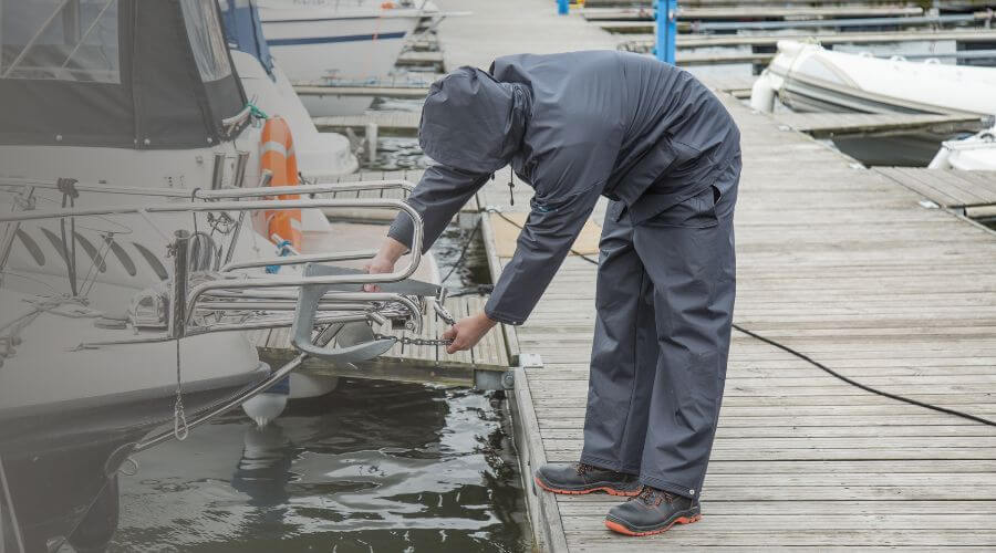 Why choose water damage restoration service for emergency water extraction services in Tulsa